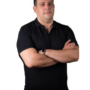 Μιχάλης Πλουσάκης