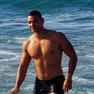 Μιχαλης Αποστολακης